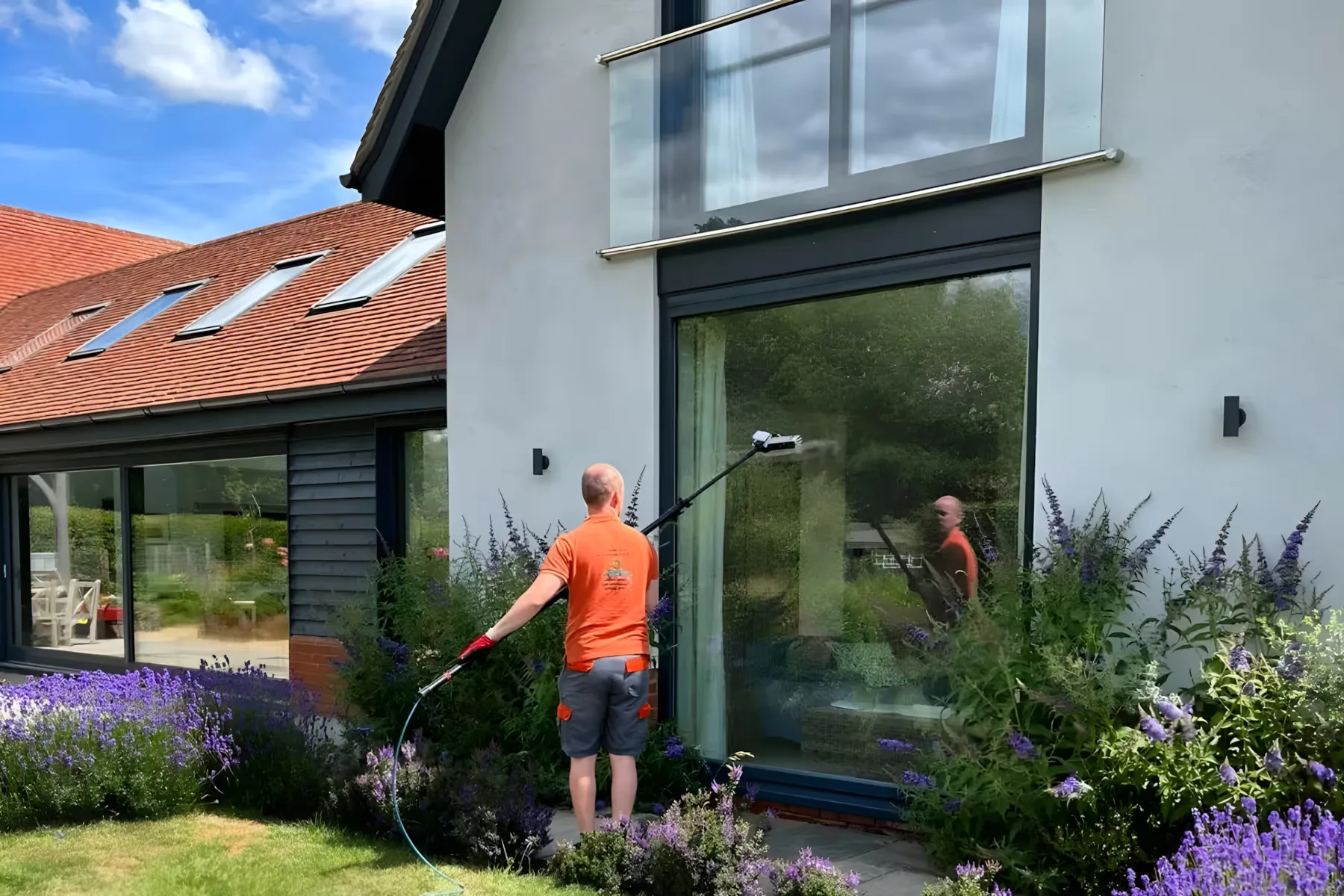 Oranjade Cleaning team cleaning windows